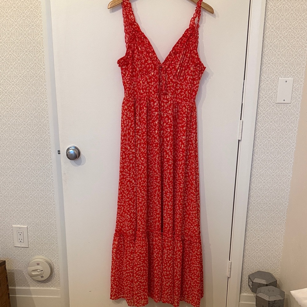 Lulu’s Red Floral Maxi Dress